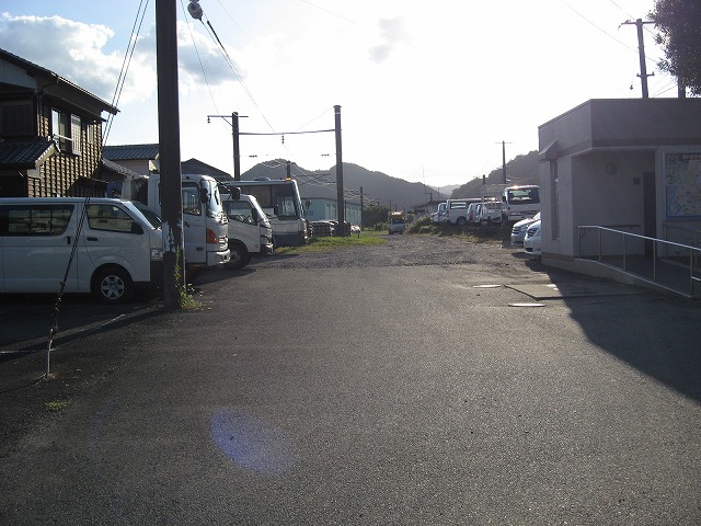 上岡駅駐車場
